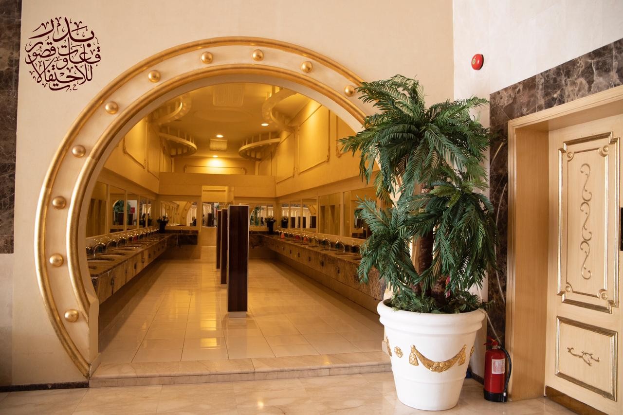 Al Takhasosi (Me's Hall)