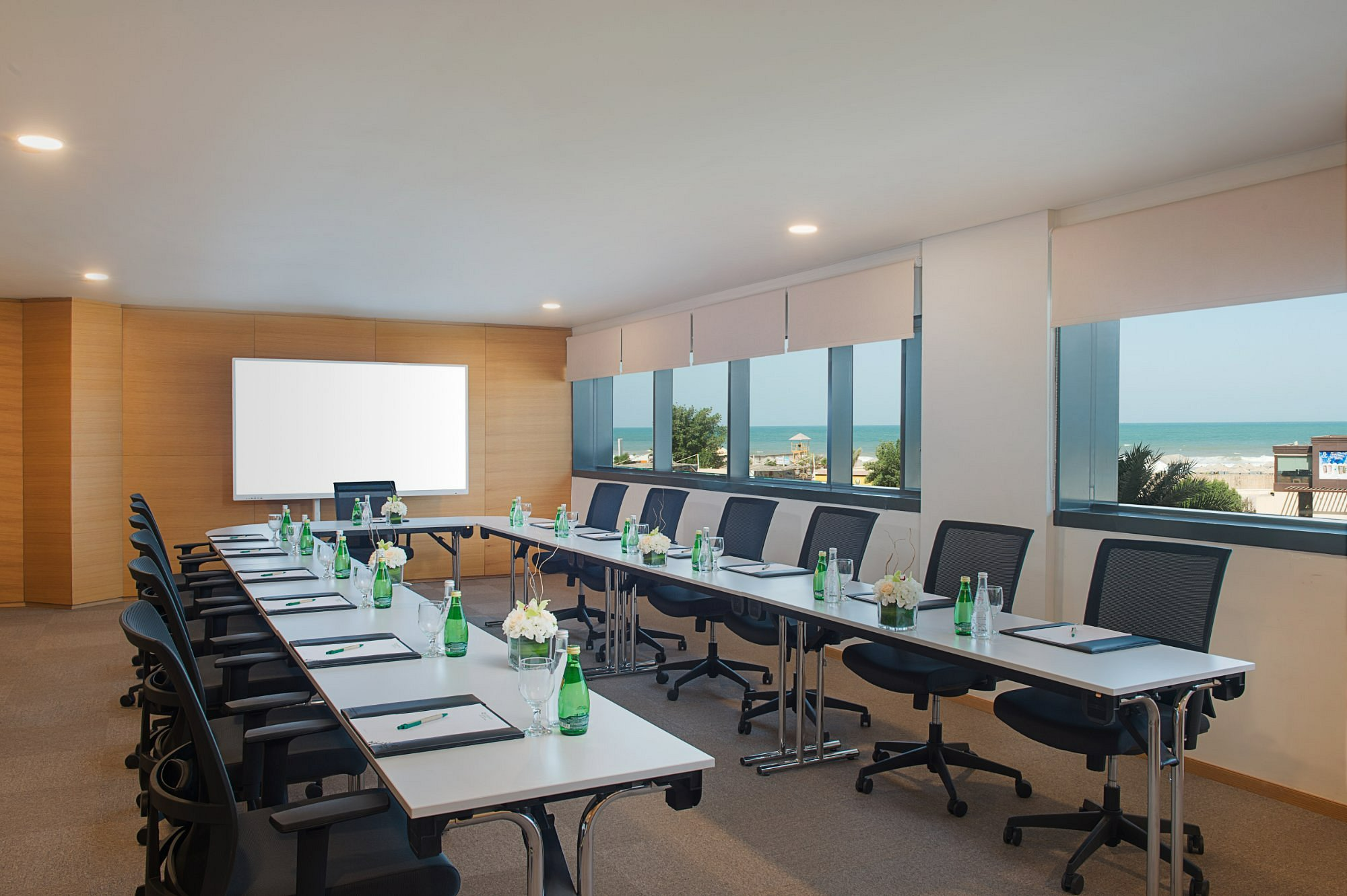 meeting_room_2