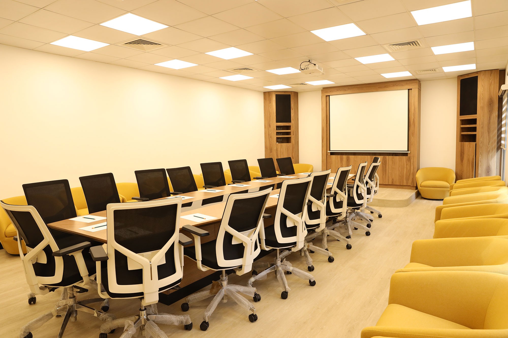 Media Center S44-106